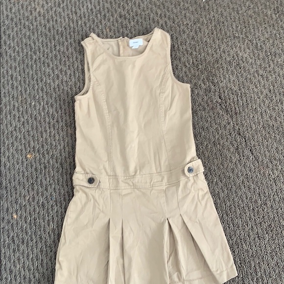 A school outfit - Picture 1 of 2